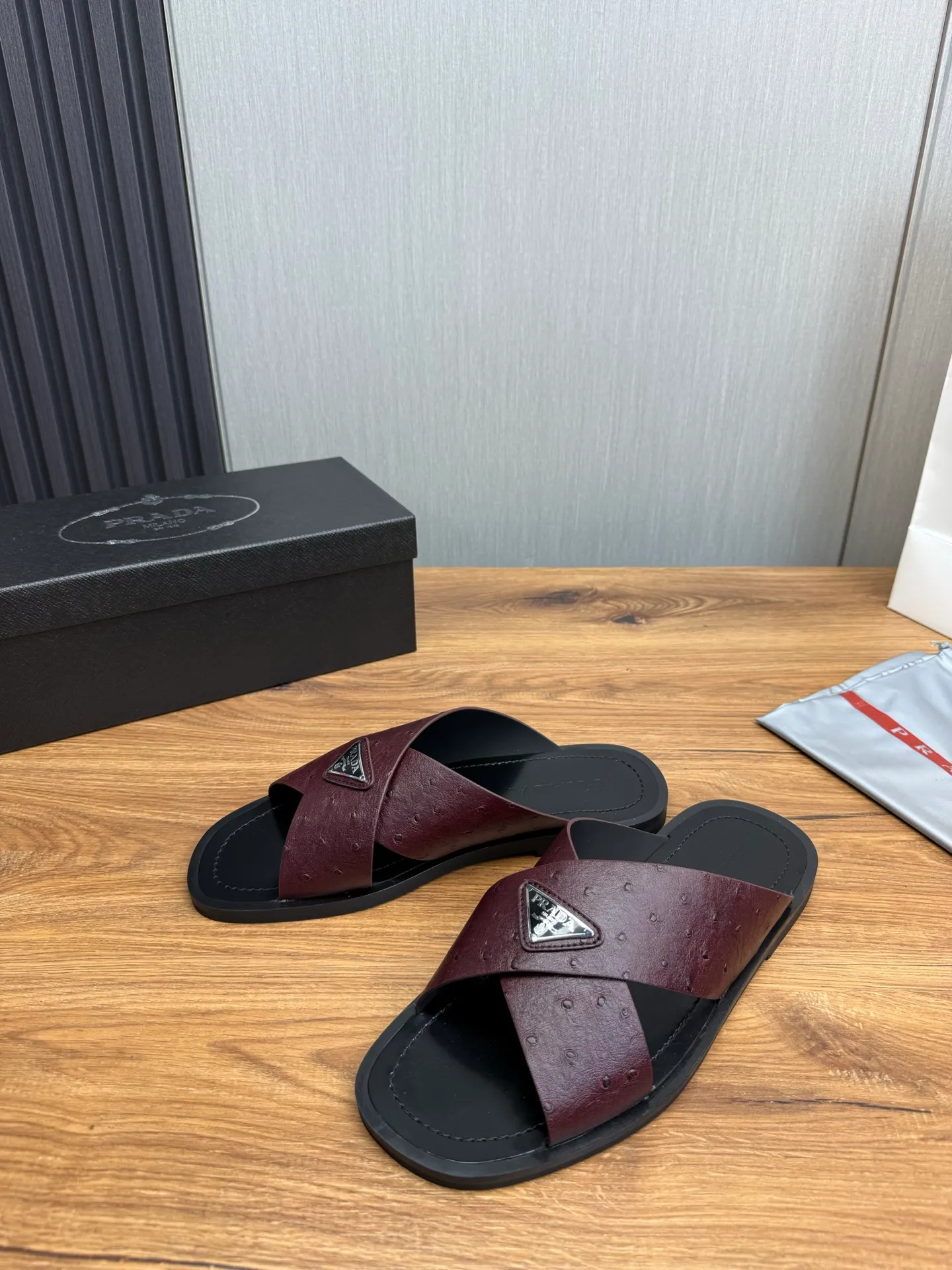 Factory price 340💰 ＰＲＡＤＡPrada - popular men's slippers hot sale 🔥 🩴Official website one to one production 38-45 sizes 45 46 🉑️Customized!